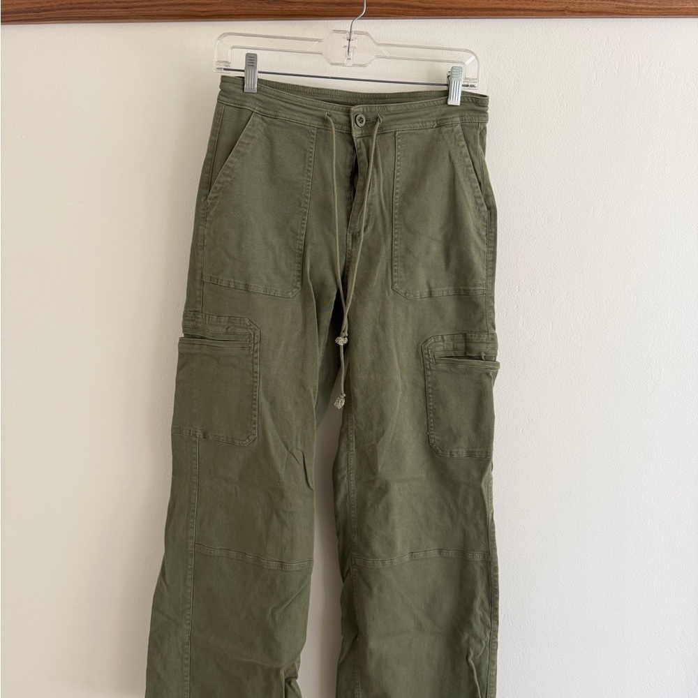 Millibon Women's Olive Straight Leg Pants